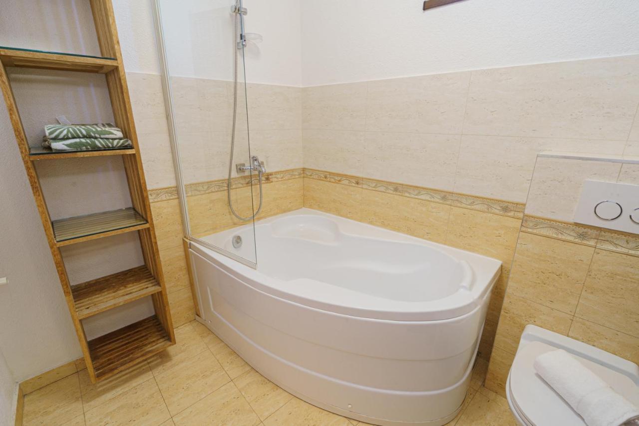 5* Mansion In City Center Cluj-Napoca Exterior photo